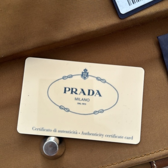 Prada duffle bag - Picture 10 of 12